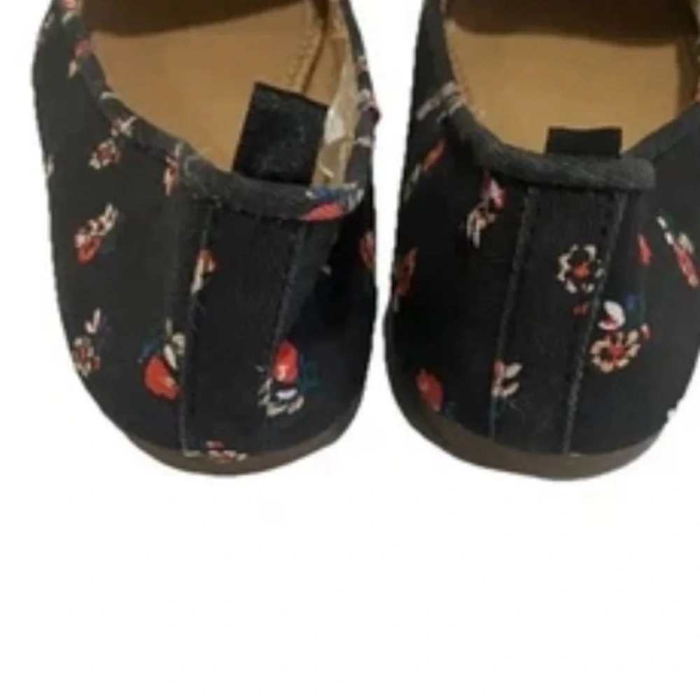 Old Navy Girls Size 13 Brand New Rose Print Kids Black Floral Flats Ballet